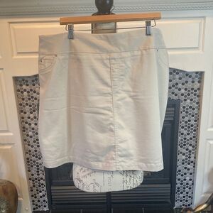 Avenue khaki skort, size 16, good used condition